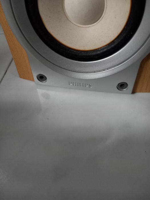 Aparelho de música Philips (Avariado) + 2 colunas Philips