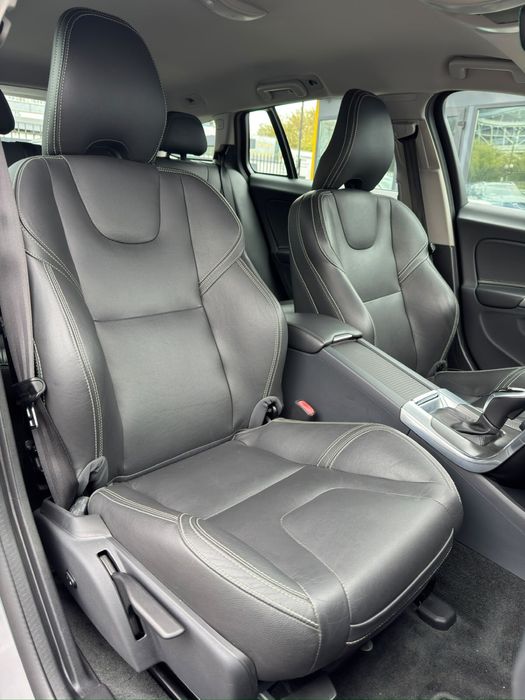 VOLVO V60 RESTYLING D4 2.0 Diesel 190 к.с. 8-ст. автомат