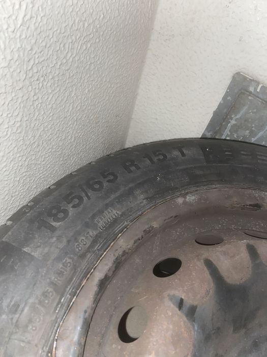 Pneus semi novos para desocupar