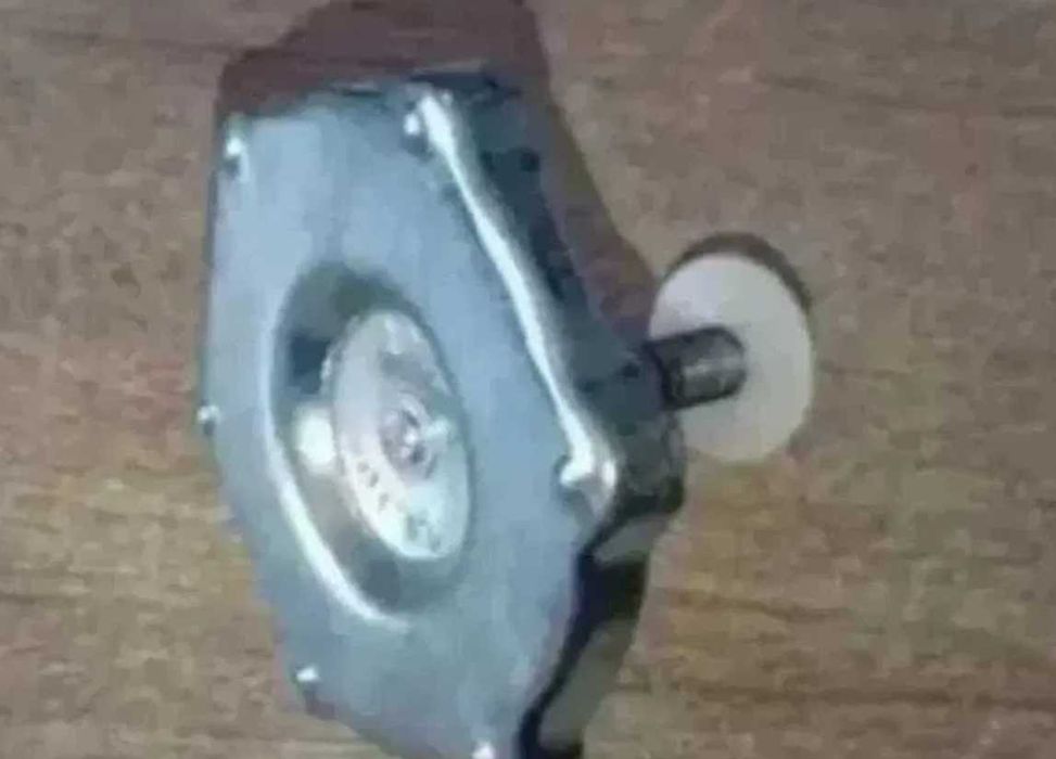 Fiat 126p korek wlewu oleju oryginał nowy