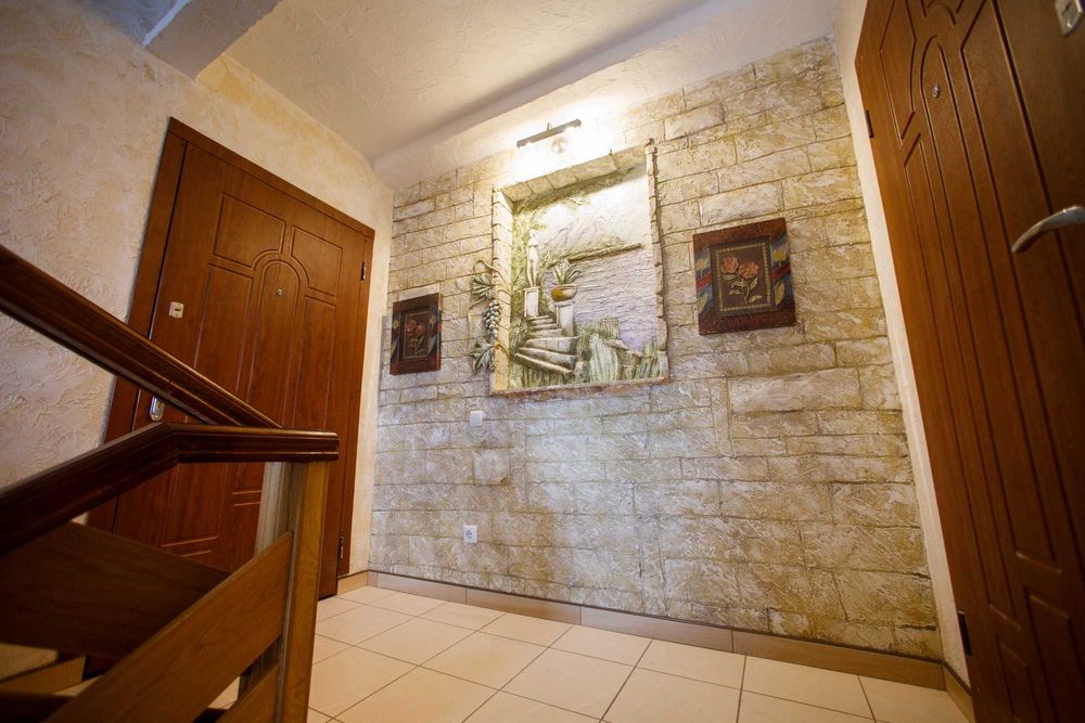 Апартаменти "Біля Ратуші" погодинно подобово.