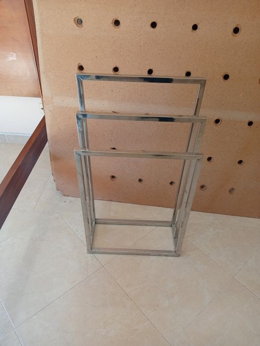 Cama, estrado, colchão e sofá