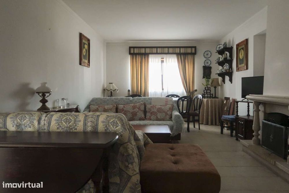 T3 150m² no Centro de Fátima | Potencial T4 | Av. Beato Nuno — Fátima, Santarém