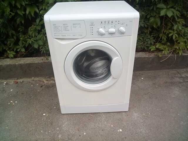 за 5000 гривень Стиральная машина Indesit WISL 103 доставка бесплатно