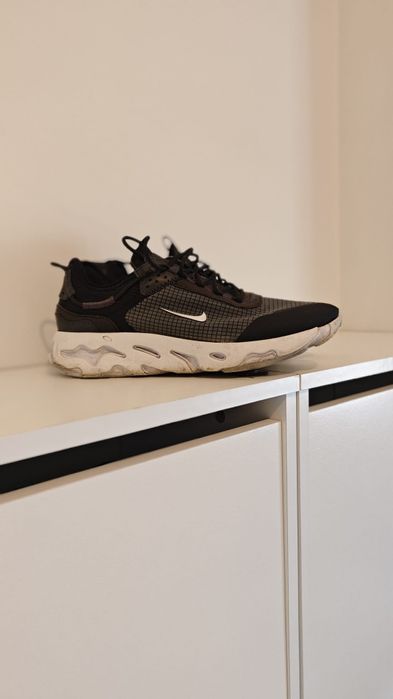 Sapatilhas Nike React Live