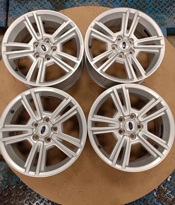 5x114.3 ET 40 17" felgi aluminiowe Ford Mustang