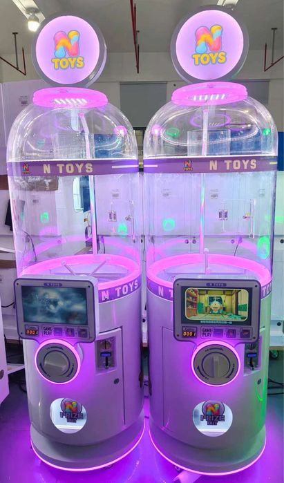 Automat Vendingowy nowej Generacji , sprzedający kulki z zabawkami