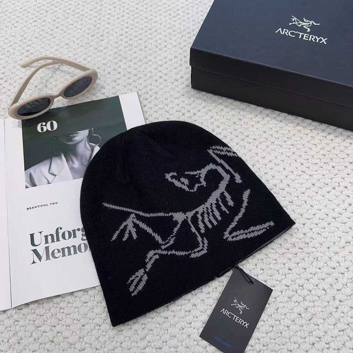 Zupełnie nowa czapka Arc'teryx