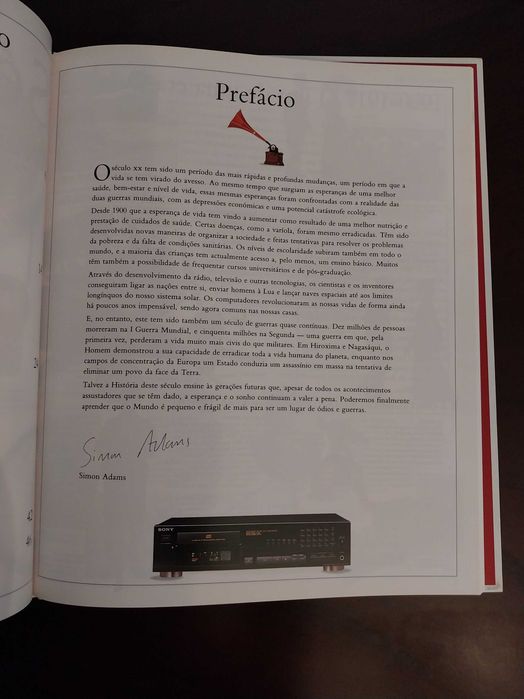 Livro didático (1º e 2º ciclo) “História Visual - Século XX: Das primeiras máquinas voadoras ao videodisco”