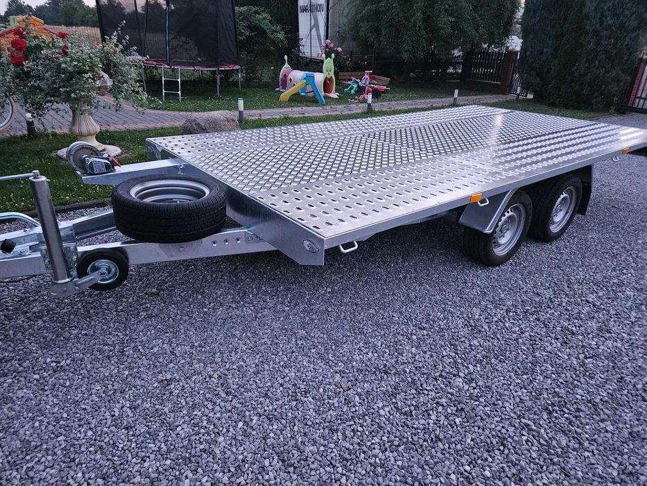 Wypożycz busa Renault Trafic  9-osób -Wynajem do wynajęcia (wynajmę)