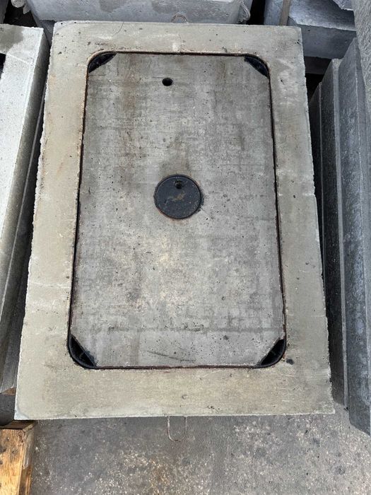 Studnie betonowe kablowe telekomunikacyjne SK SKR SKO włazy pokrywy