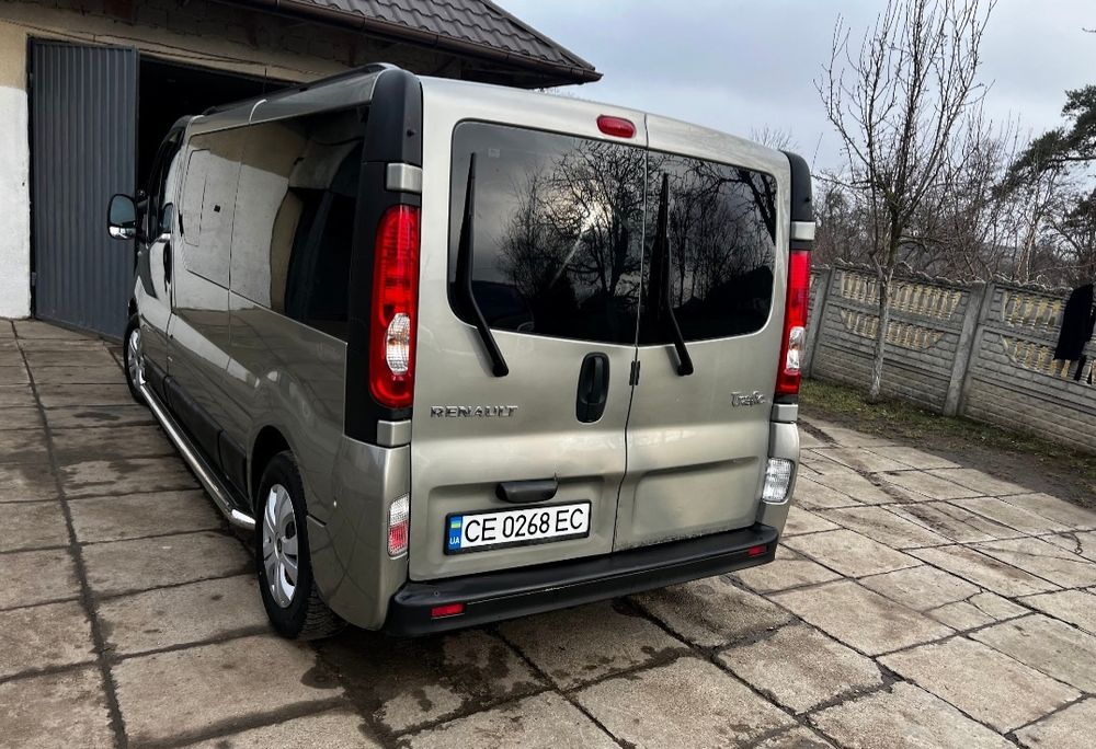 Бус ренауль трафік