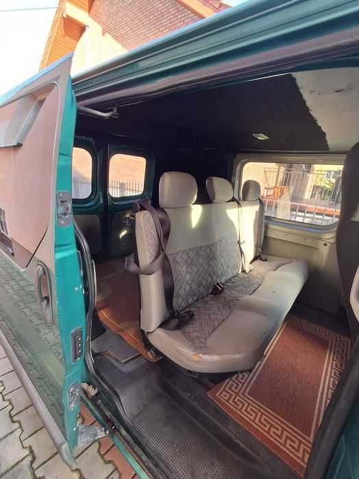 Opel Vivaro 1.9DTI 2002r.