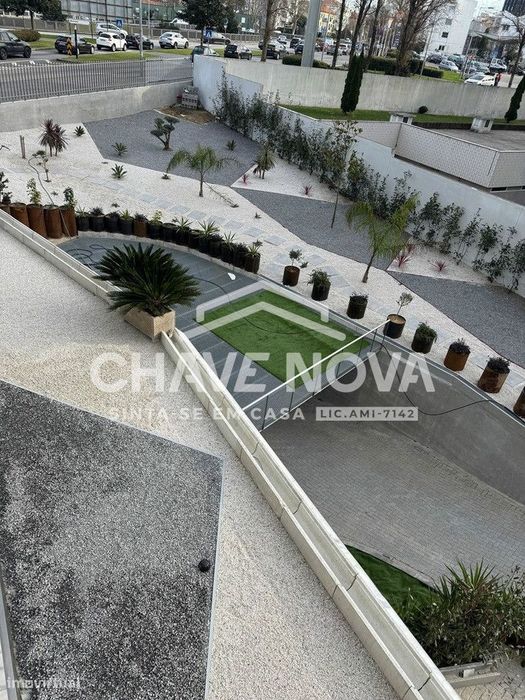 T2 Novo C/2 lugares de garagem no Porto (Bessa)