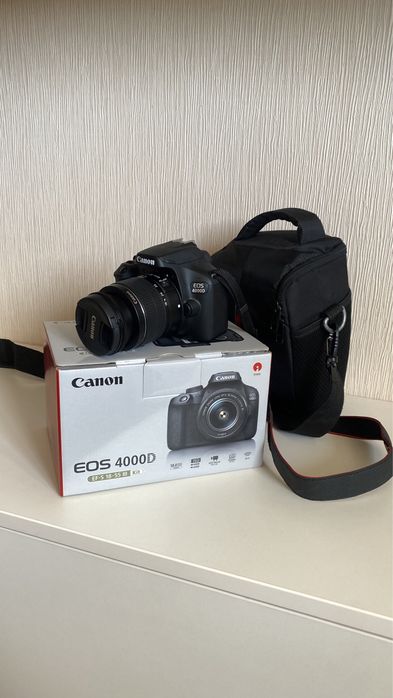 Дзеркальний фотоапарат Canon Eos 4000D