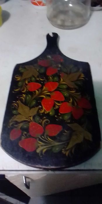 Дерев'яна колоритна кухонна дощечка для нарізки овочей, фруктів, м'яса