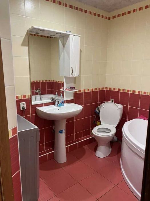 Продаж 3к квартири на Юності