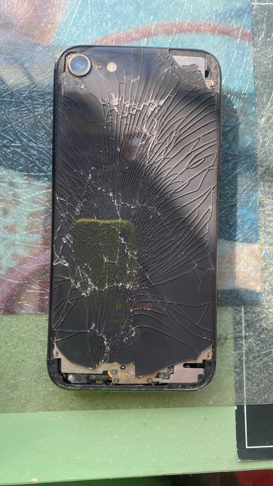 IPHONE 8 - 64 GB