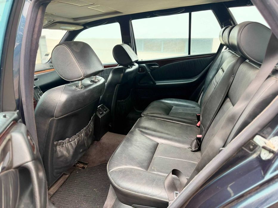 MERCEDES- BENZ E300 TURBO DIESEL