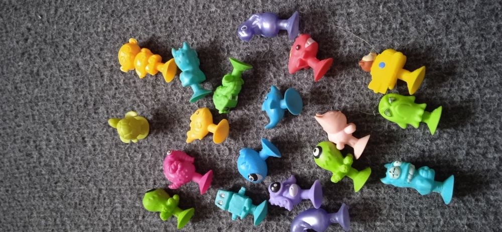 Фігурки з кіндерів різних видів