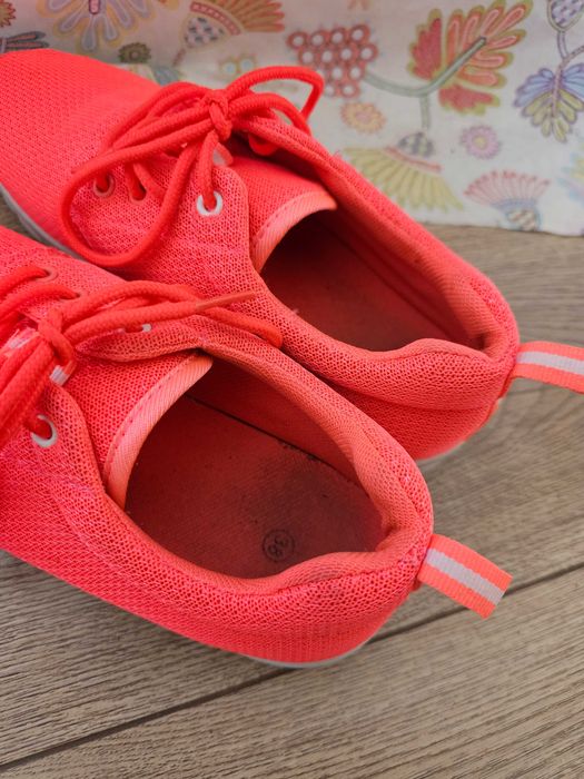 Buty sportowe damskie 38