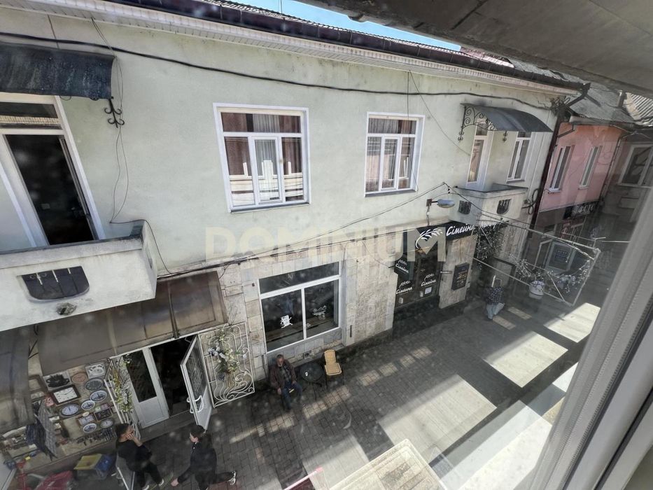 Продається офісне приміщення в центрі м. Хуст
