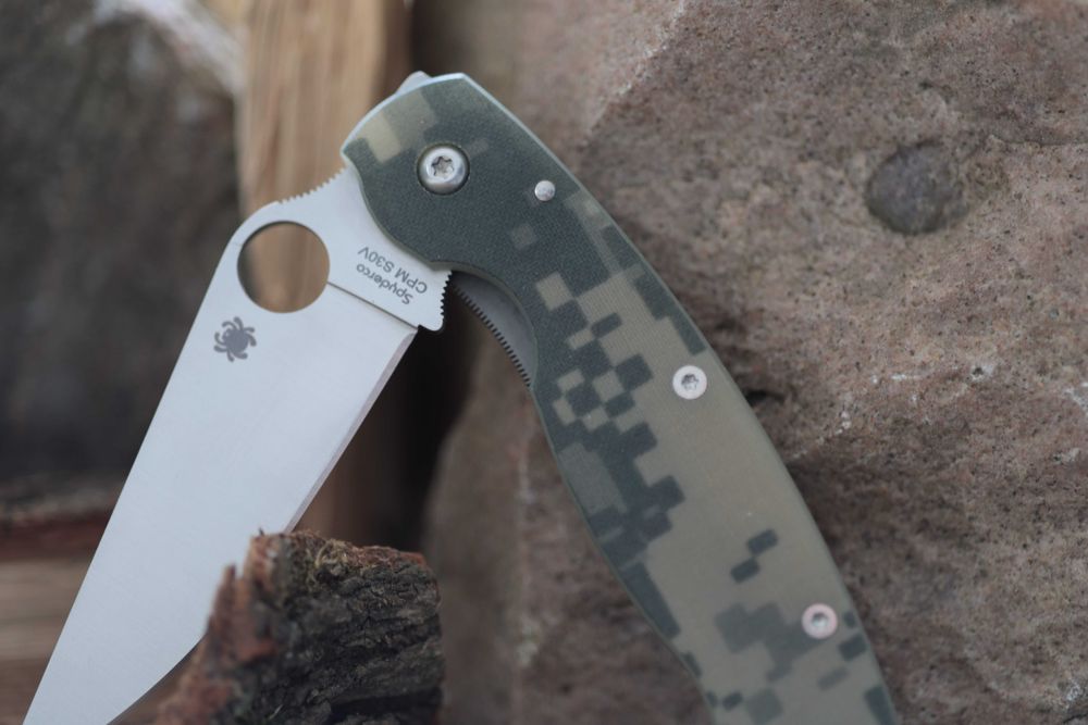 Nóż składany Spyderco Military Camo