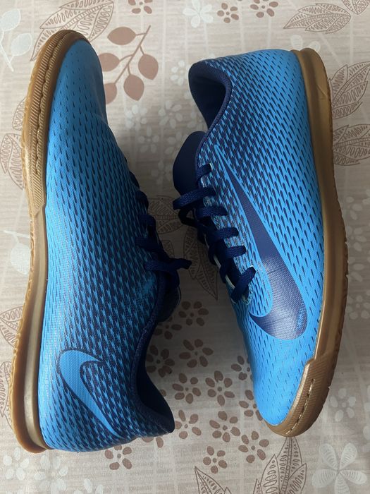 Футзалки сороконожки Nike