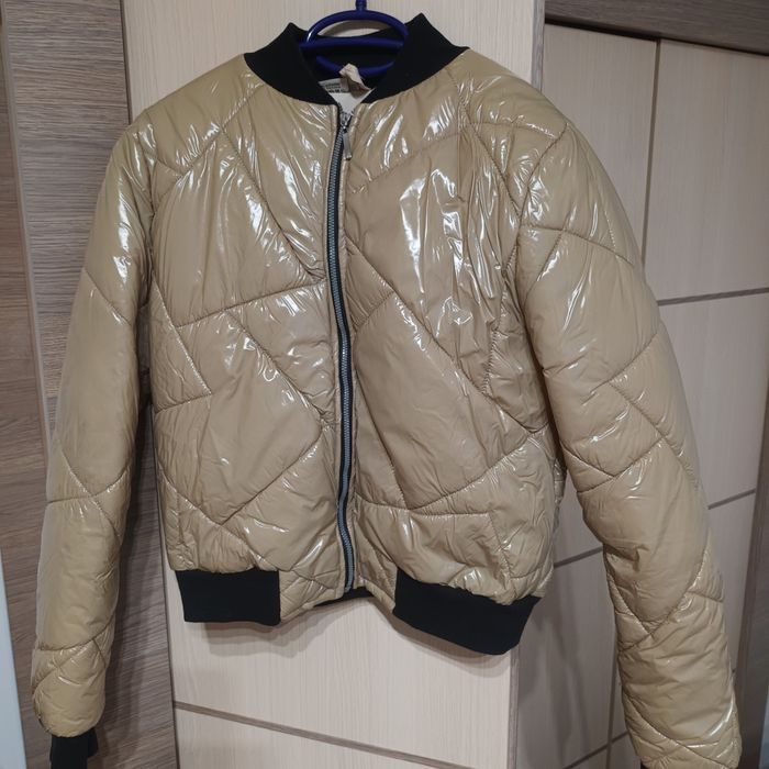 Kurtka damska wiosenna bomberka