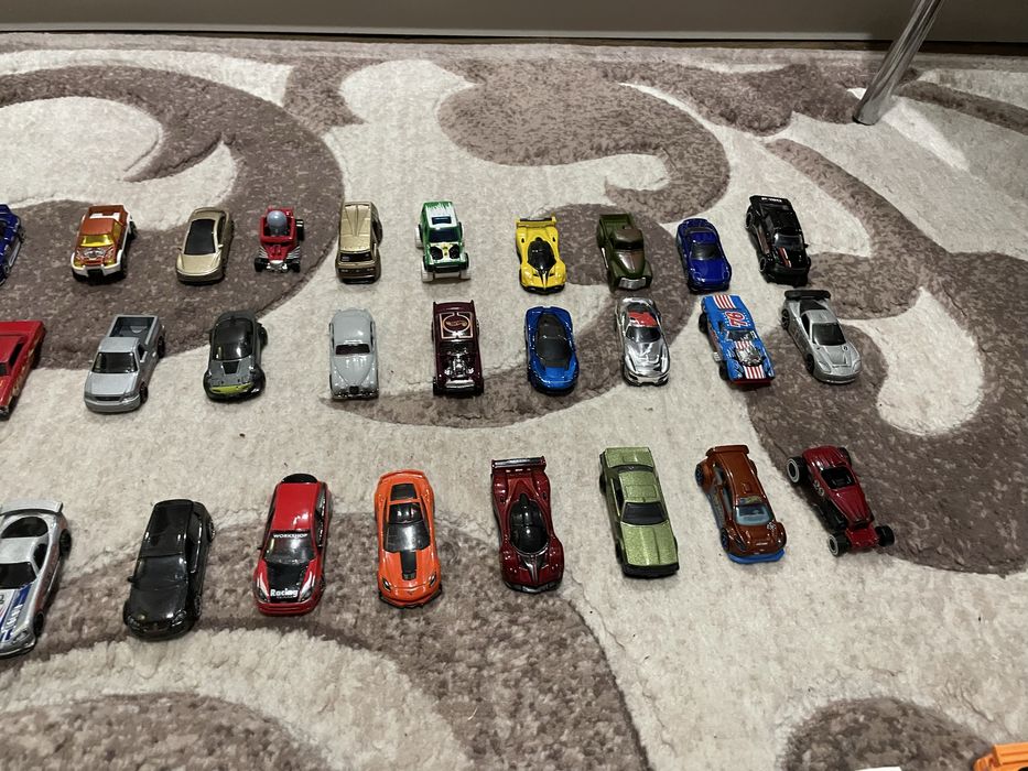 Продам машинки hot wheels різного стану