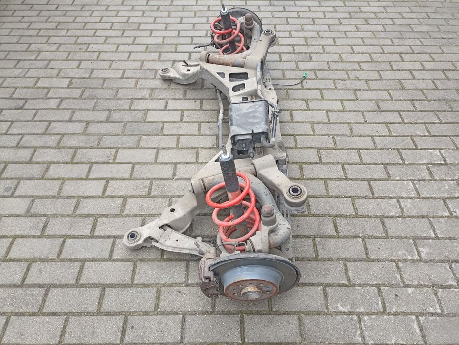 Volvo S80 V70 S60 Zawieszenie Tyl Belka