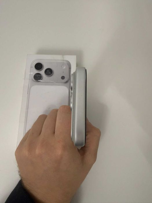 iPhone 17pro 256gb silver