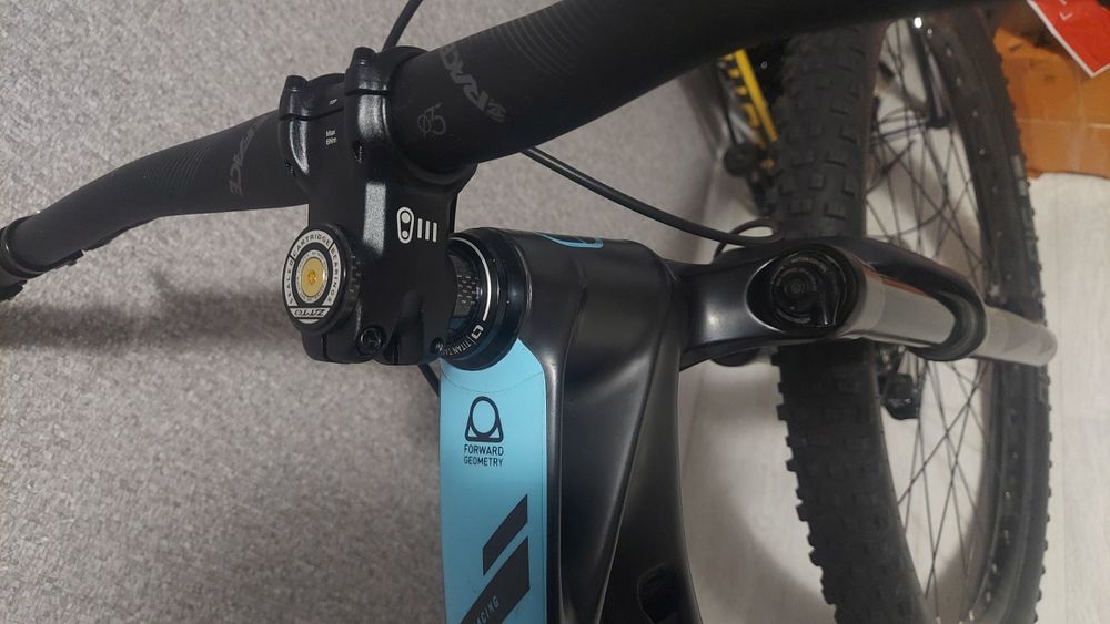 Mondraker Foxy Carbon R 2023 29 Enduro карбоновый двухподвес велосипед