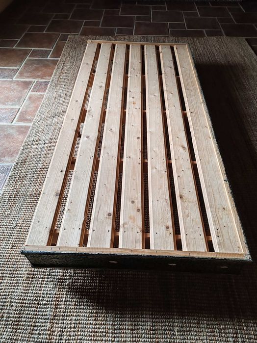 Base cama em pinho + Entrega gratuita