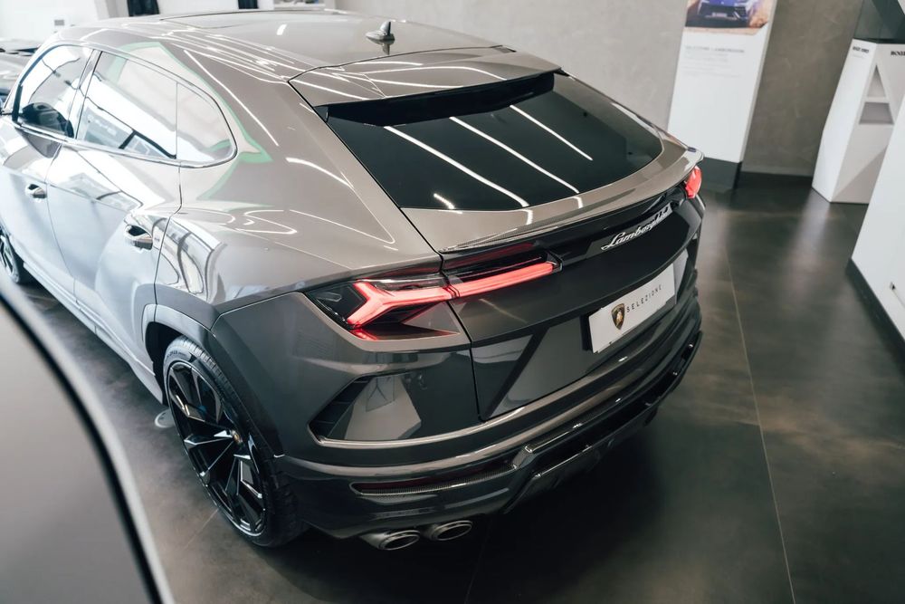 Lamborghini Urus 4.0 V8532554698384353285