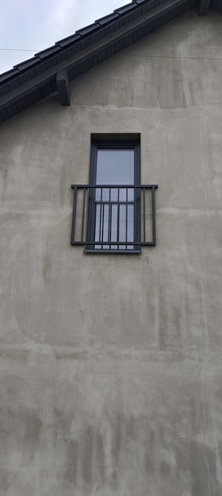 Balustrady balkonowe tarasowe schodowe stalowe pionowe tralkowe