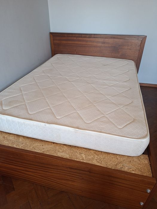Cama de casal c/ estrado