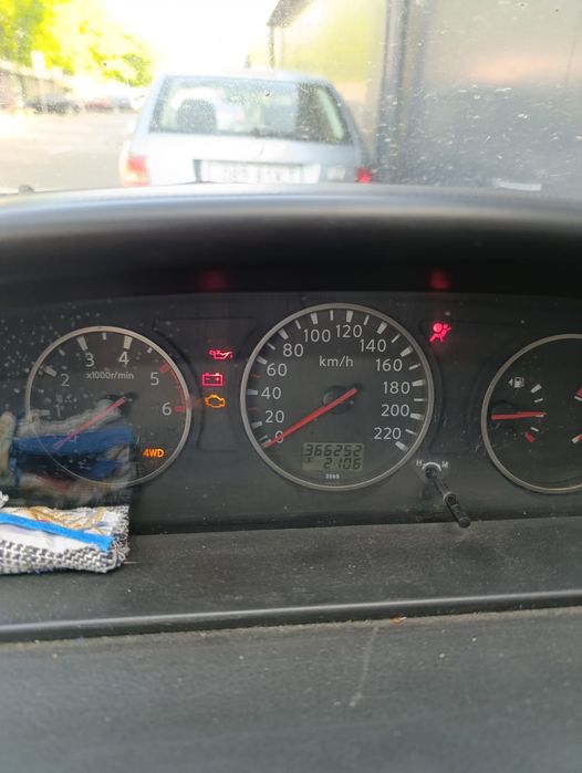 Nissan X-Trail 2004 p.в  2.2 дизель 6ти ст. Механічна кпп