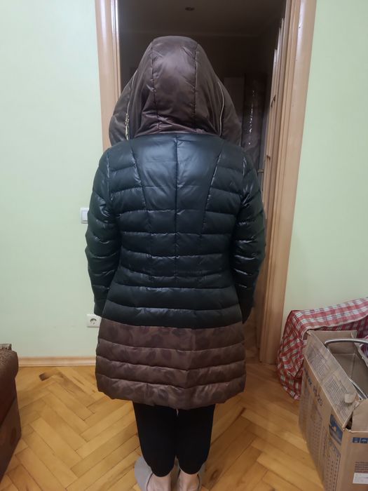 Зимова пухова куртка. Куртка- пуховик. В чудовому стані.