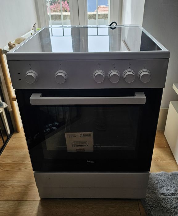 Fogão Elétrico com Placa Vitrocerâmica 71L
