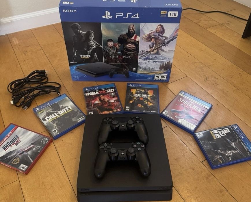 Playstation 4 slim 1 Tb /2 Геймпада!+Диски/Стан10/10+Гарантія!