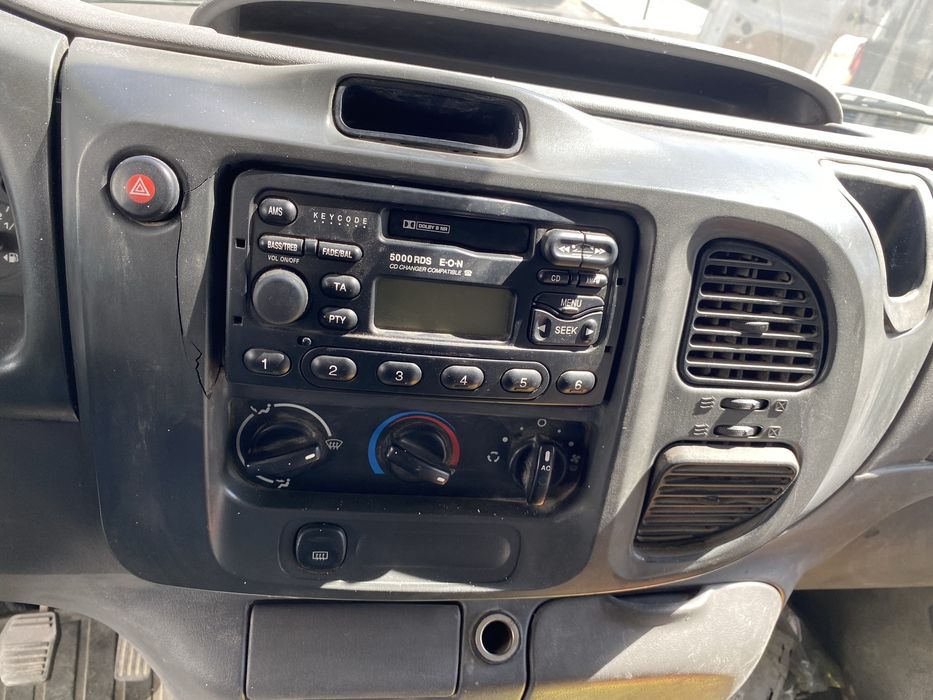 Carrinha de tres lugares Ford Transit comercial 2000tddi, ano 2005