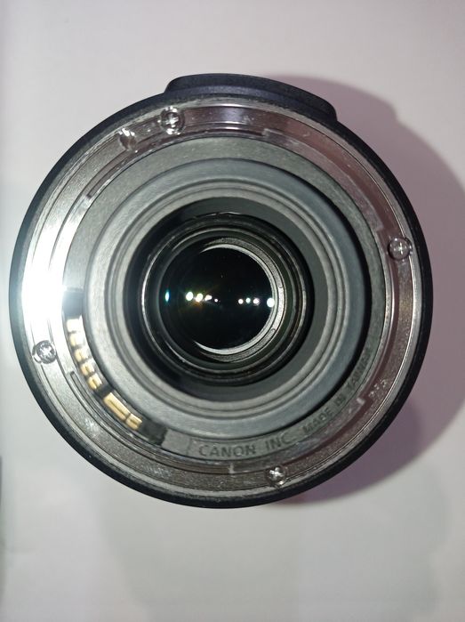 Camara Canon 7D Mark II com lente 18-135mm.