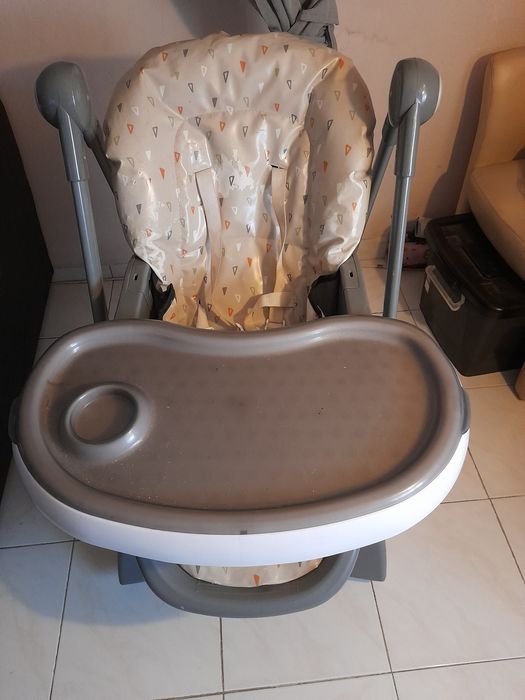 Cadeira de refeição para bebé