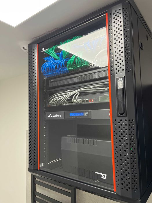 Profesjonalny, estetyczny montaż kamer, systemy monitoringi Ai, 4K UHD