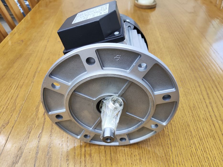 Nowy silnik elektryczny Simel 230/380V – 1.1 kW – 2880/3490 obr/min