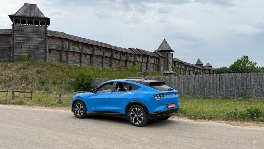 Ford Mustang Mach-E 2023 VIN 3FMTK3R77PMB01614 фото оголошення 2 з 10