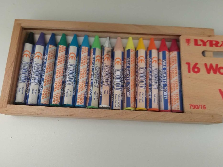 diversos artigos /material de arte, desenho, lápis , aguarelas