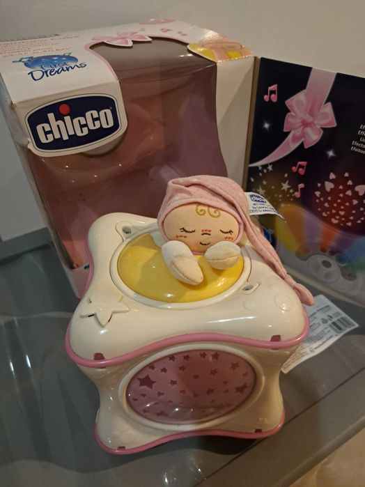 Chicco projektor pozytywka lampka, z oryginalnym pudełkiem.