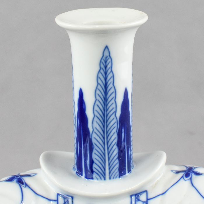 Par de Castiçais forma de Elefante Vista Alegre, com certificado–nº 26